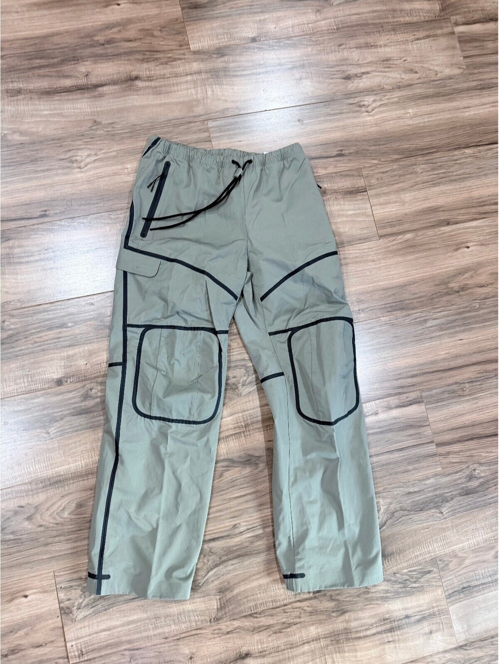 Nike Olive Green Cargo Jogger Pants with Black Trim